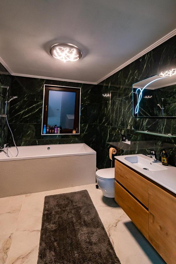 Moky Rezident 2 Apartman Arad Kültér fotó