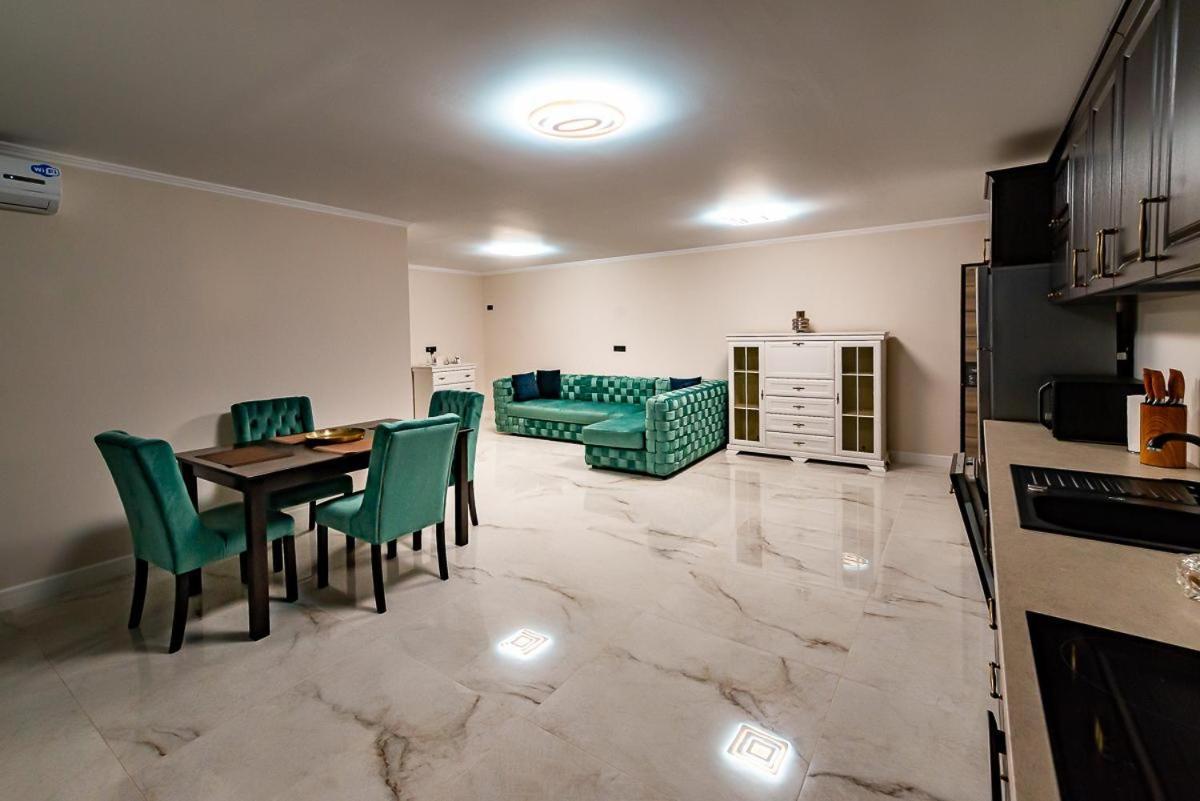 Moky Rezident 2 Apartman Arad Kültér fotó