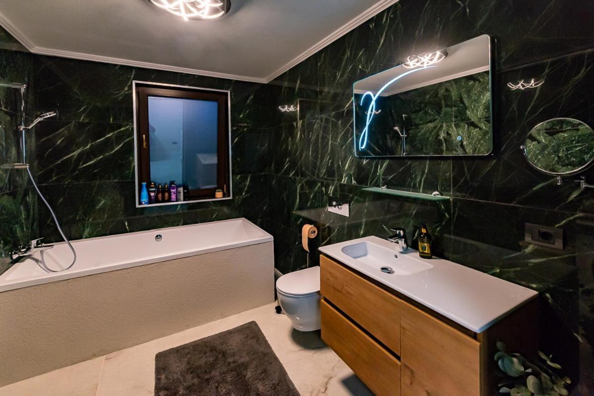 Moky Rezident 2 Apartman Arad Kültér fotó