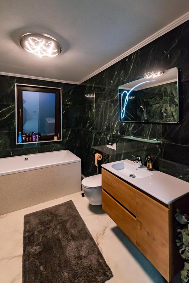 Moky Rezident 2 Apartman Arad Kültér fotó